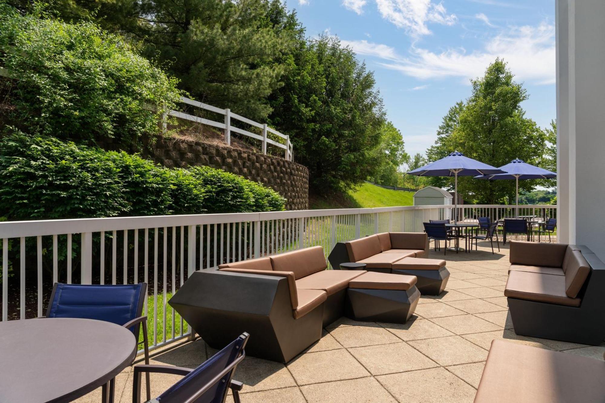 Springhill Suites West Mifflin Exterior photo